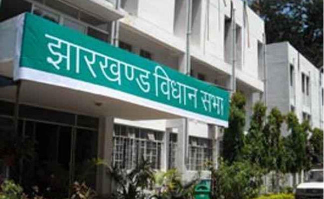 झारखंड विधानसभा : भूमि अधिग्रहण कानून व अग्निवेश की पिटाई पर विपक्ष का हंगामा, स्थगन