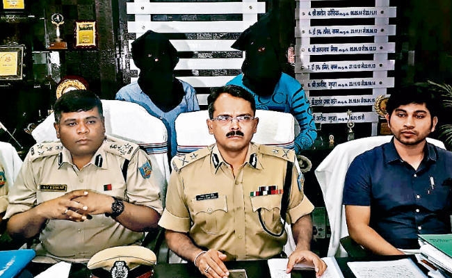 खूंटी : कोचांग में 5 युवतियों से गैंग रेप का मास्टरमाइंड और पत्थलगड़ी नेता जोनास तिड़ू व बलराम गिरफ्तार