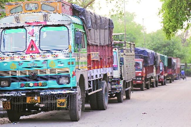 जाम से ट्रक मालिकों को हर माह 37.5 करोड़ का हो रहा है नुकसान