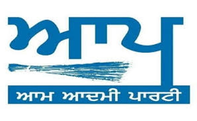 अरविंद केजरीवाल की पार्टी में बगावत