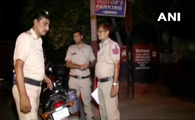 सनकी प्रेमी ने किसी और से सगाई होने पर घर में घुस कर सीए लड़की को मारी गोली
