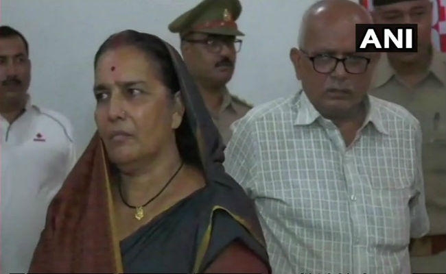 कभी दंपतियों के विवाद सुलझाने पुलिस लाइन जाती थीं गिरिजा त्रिपाठी, आज बनी कैदी