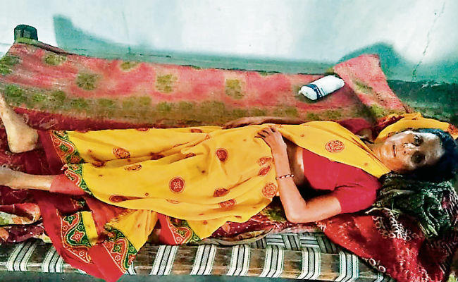 रांची : मुसीबत में गरीब चेरो आदिवासी परिवार