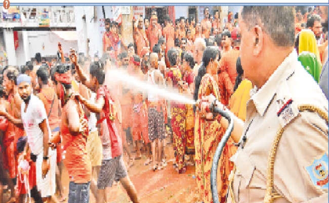 कांवरियों के रिकॉर्ड जलार्पण में सहायक बना बाह्य अरघा