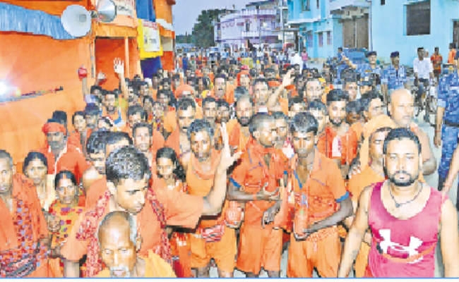 रविवार को पट बंद होने तक 159058 कांवरियों ने किया जलार्पण