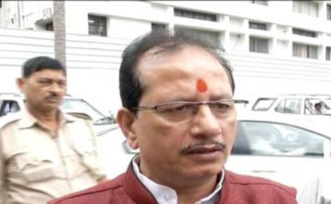 पटना : कर्मचारी राज्य बीमा योजना का दायरा बढ़ाएं : विजय सिन्हा