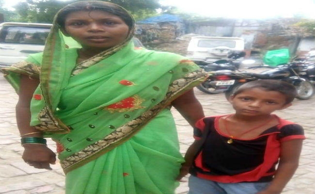 महिला ने अपने दो बच्चों को नदी में फेंका, फिर पुत्री को ले नदी में लगाने जा रही थी छलांग और तभी…