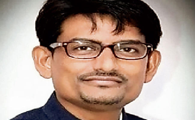अल्पेश बिहार में कांग्रेस के सचिव व सह प्रभारी