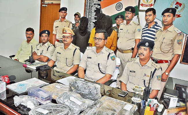 रांची : खुलासा! डकैती का विरोध करने पर भाजपा नेत्री व उनके पुत्र की हुई थी हत्या, तीन गिरफ्तार