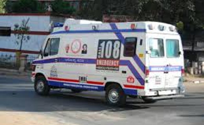 झारखंड में स्वास्थ्य सेवाओं से जुड़ी हेल्पलाइन 108 पर लोग करते हैं गंदी बात