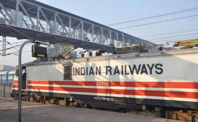 प्रमोशन के बाद तबादला से बचने का रेलवे अधिकारियों ने किया प्रयास, तो वरीयता से धोना पड़ेगा हाथ
