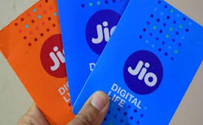 Jio : मुफ्त कॉलिंग, सस्ती इंटरनेट दरों से भारत में आयी डिजिटल क्रांति, डाटा का इस्तेमाल 19 गुणा बढ़ा