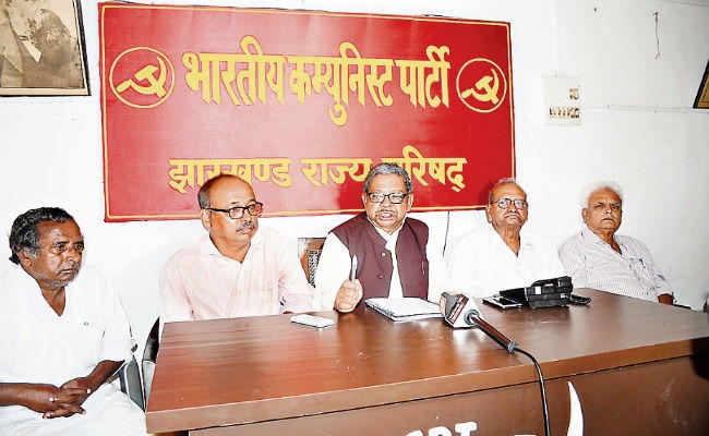 रांची : विपक्ष का भारत बंद कल, आज मशाल जुलूस, कीमतों में बढ़ोतरी के खिलाफ प्रदेश युवा कांग्रेस ने निकाला रिक्शा मार्च
