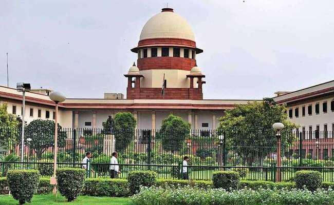 Supreme Court ने असम से पूछा – परिजनों से अलग कर विदेशियों को हिरासत केंद्र में क्यों रखा