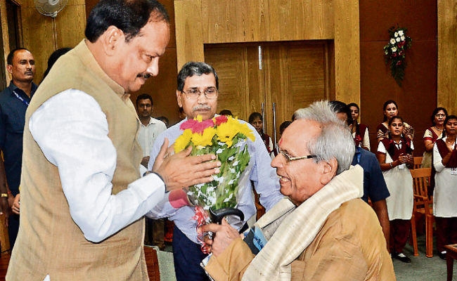 रांची : एक माह में होगी भाषा एकेडमी की शुरुआत : मुख्यमंत्री रघुवर दास