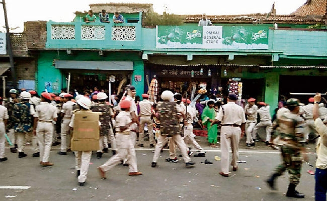नालंदा : जानिए किस बात को लेकर ग्रामणि हुए उग्र, वेना थाने पर बोला हमला, लाठीचार्ज