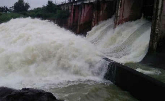 पोड़ैयाहाट : अपनी जमीन की कीमत पर नहीं बनने देंगे सुग्गाबथान डैम