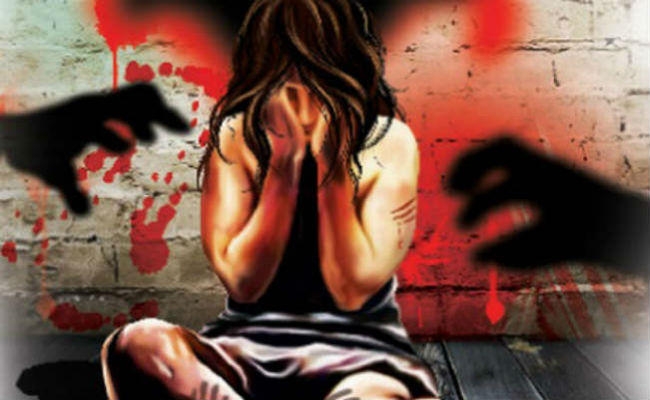अपराधियों ने रामगढ़ की युवती से धनबाद में किया गैंगरेप, सिर और प्राइवेट पार्ट पर वार के बाद हत्या का प्रयास