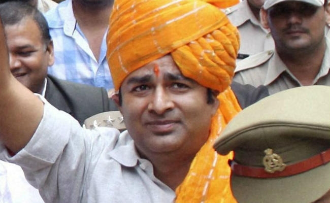 भाजपा विधायक संगीत सोम के घर गोलीबारी, फेंके गये ग्रेनेड