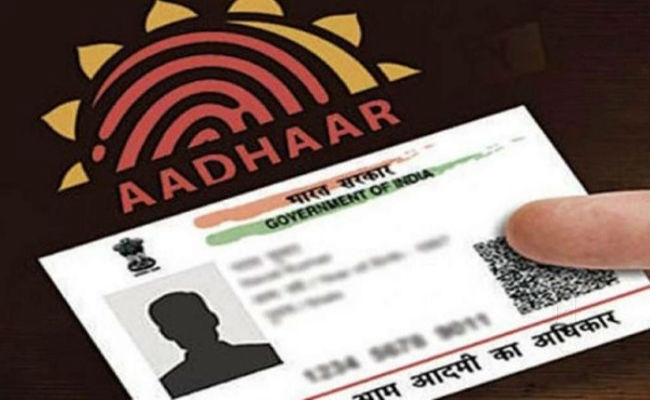 आधार : मनमोहन में काम और मोदी सरकार में फैसला, इन सवालों के उत्तर से दूर करें भ्रम