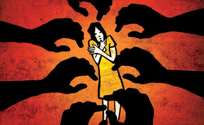 पश्चिम बंगाल में 19 वर्षीय युवती का सामूहिक बलात्कार