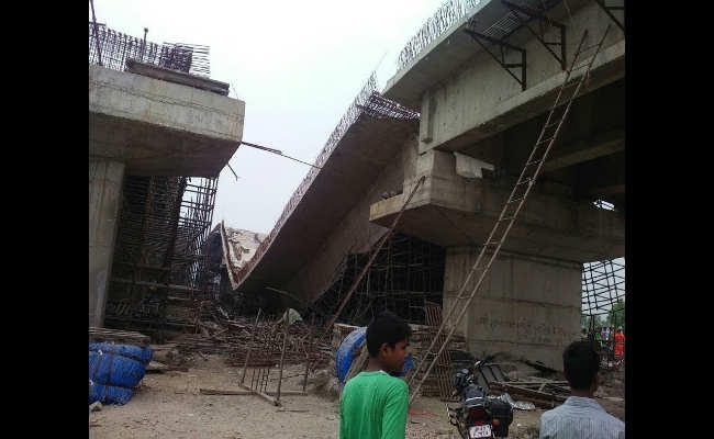 आसनसोल महकमा के खतरनाक बनते ब्रिजों पर प्रशासनिक बैठक, तपसी ब्रिज की मरम्मत होगी शीघ्र