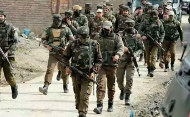 घाटी में आतंकवादियों को हथियार सप्लाइ नहीं कर पा रहा पाक, सेना ने कहा- पीओके से 500 आतंकी कर सकते हैं घुसपैठ
