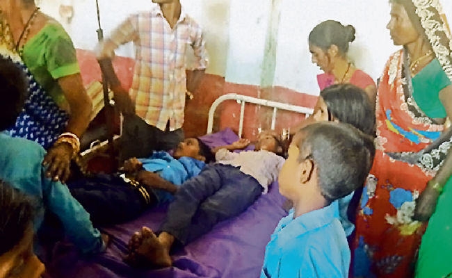 मधेपुर : ….जब एमडीएम में छिपकली देख बेहोश हुए बच्चे