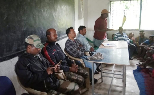गुमला : उग्रवादियों के खिलाफ खड़े हुए ग्रामीण, बंद पड़े चीरोडीह स्कूल को खुलवायेंगे, देंगे पूरी सुरक्षा