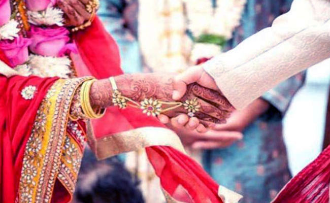 महिला-पुरुष की विवाह के लिए समान उम्र करने को याचिका, मांगी गई विधि मंत्रालय की राय