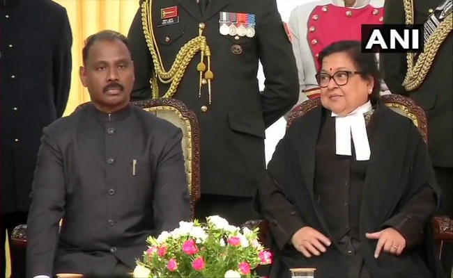 GC मुर्मू ने ली कश्मीर के पहले उपराज्यपाल पद की शपथ, RK माथुर बने लद्दाख के एलजी