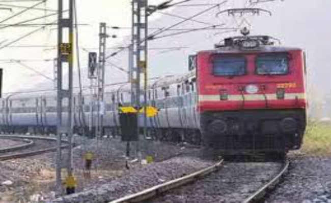कुहासे को लेकर चल रही है तैयारी, संपूर्ण क्रांति सहित पांच जोड़ी ट्रेनें सप्ताह में एक दिन रद्द