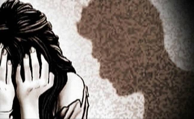 पत्नी गयी थी मायके, साली को अकेला देख बहनोई ने किया दुष्कर्म