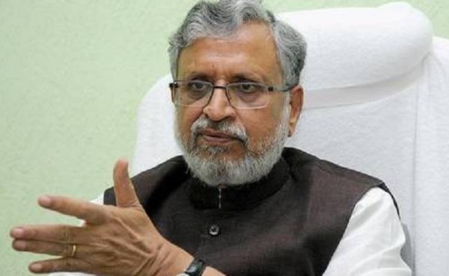 पटना : क्षतिग्रस्त शौचालयों को अपने पैसे से बनवायेगी सरकार, गड़बड़ी करने वालों को सुशील मोदी ने चेताया
