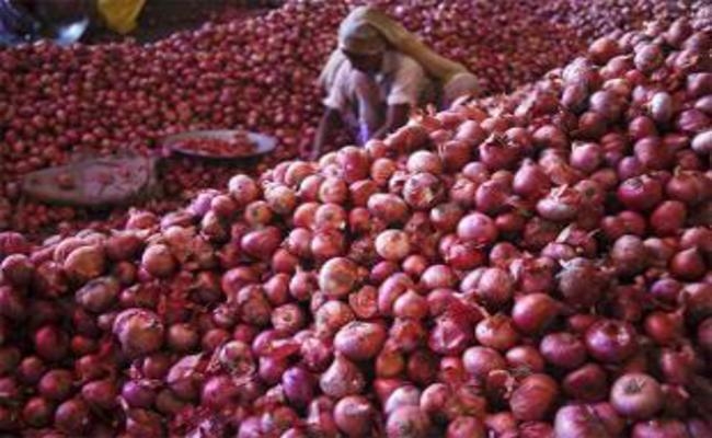 रुला रहा है प्याज, जानें कब तक राहत मिलने की है उम्मीद