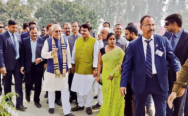 गोपालगंज : हरियाली व जल के बिना जीवन असंभव : सीएम