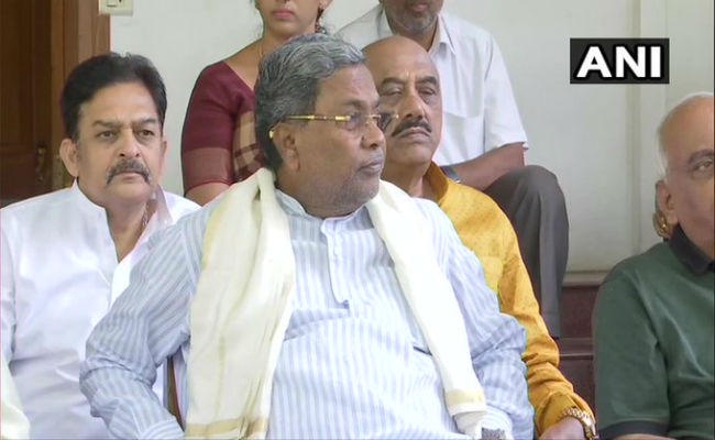 कर्नाटक में खराब प्रदर्शन के बाद कांग्रेस में इस्तीफों का दौर जारी, सिद्धारमैया के बाद गुंडू राव ने भी पद छोड़ा