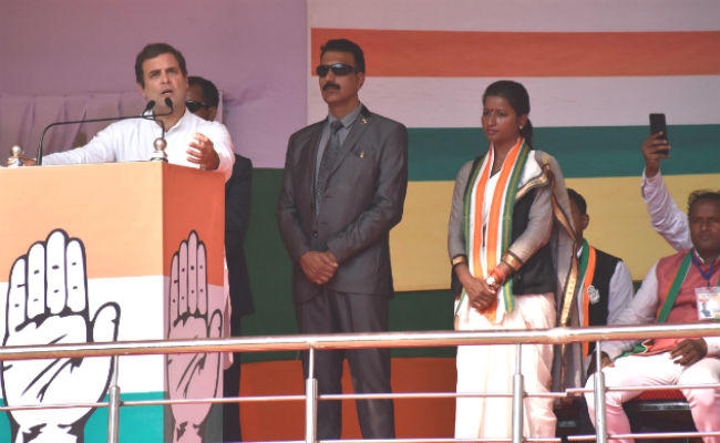 बड़कागांव में राहुल गांधी की चुनावी सभा, कहा- विश्व में भारत को माना जा रहा है रेप कैपिटल