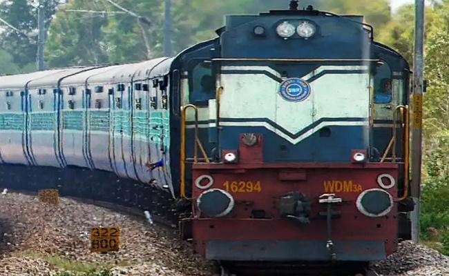 अब पार्सल एक्सप्रेस ट्रेन से भेजी जायेगी सब्जी व खाद्य पदार्थ
