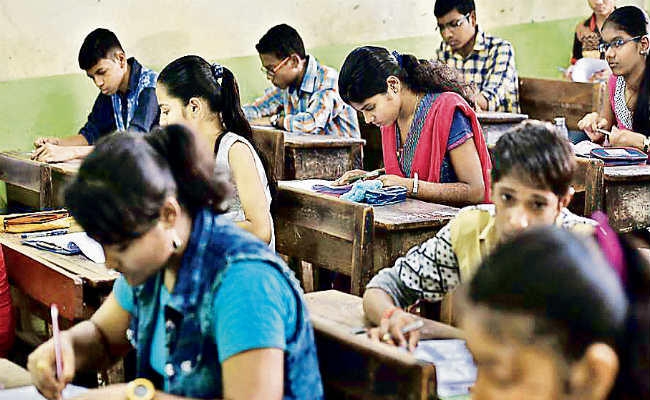 जमशेदपुर : आकांक्षा योजना में एक साल तक बच्चों को पढ़वा कर पैसे देना भूल गया शिक्षा विभाग