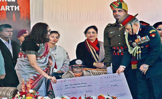 थल सेनाध्यक्ष ने परमवीर अलबर्ट एक्का को दी श्रद्धांजलि, चैनपुर को वीर भूमि का दिया दर्जा
