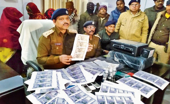 भोजपुर : जाली नोट छापने वाले गिरोह का खुलासा, पांच गिरफ्तार, 33 हजार के जाली नोट बरामद