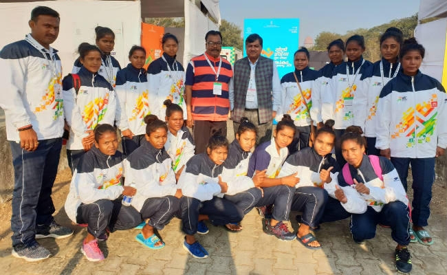 झारखंड के महिला-पुरूष हॉकी खिलाड़ियों ने राज्य के लोगों को युवा दिवस पर दिया तोहफा