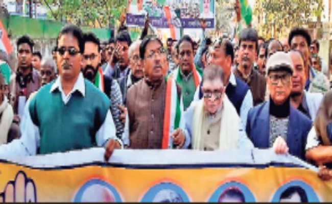 जलपाईगुड़ी : तृणमूल व भाजपा कर रही है राज्य में धर्म की राजनीति : सोमेन मित्रा