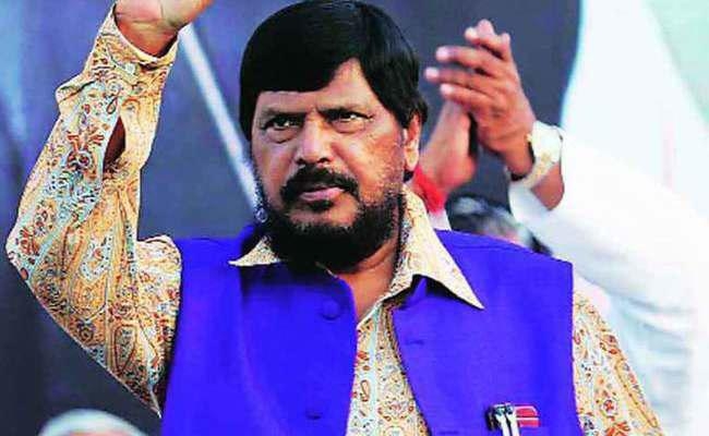 अठावले ने कहा – मोदी के डर से एकजुट हो रहे विपक्षी दल, पीएम पर लगा रहे अनर्गल आरोप
