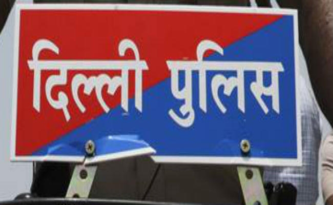 पति ने तीन युवको से कहा मेरी पत्नी का पीछा करो फिर…