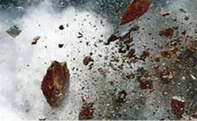पानागढ़ : मुरारई में ग्रामीणों के दो गुटों में संघर्ष, बमबाजी