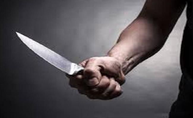 शराब के नशे में पति ने पत्नी व पुत्र को मारा चाकू, घायल
