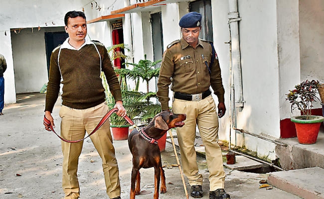 चांडिल : रेलवे ट्रैक्शन ऑफिस में डकैती, तीन रेलवेकर्मियों को बनाया बंधक, 15 क्विंटल कॉपर ले गये