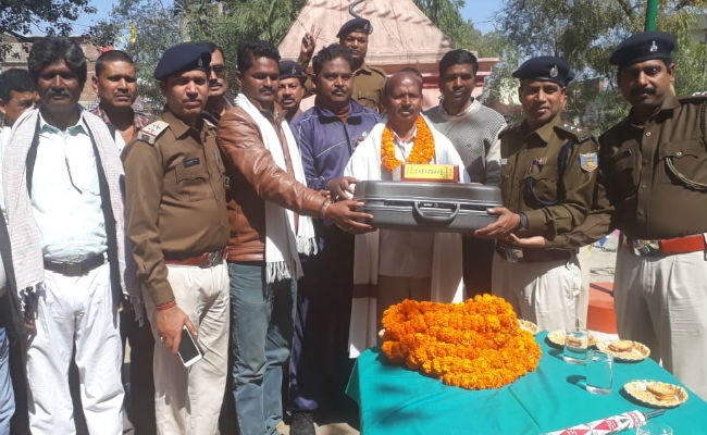 हवलदार भुवाली राम को 39 वर्ष के सेवा के बाद दी गयी विदाई, सभी ने सराहा